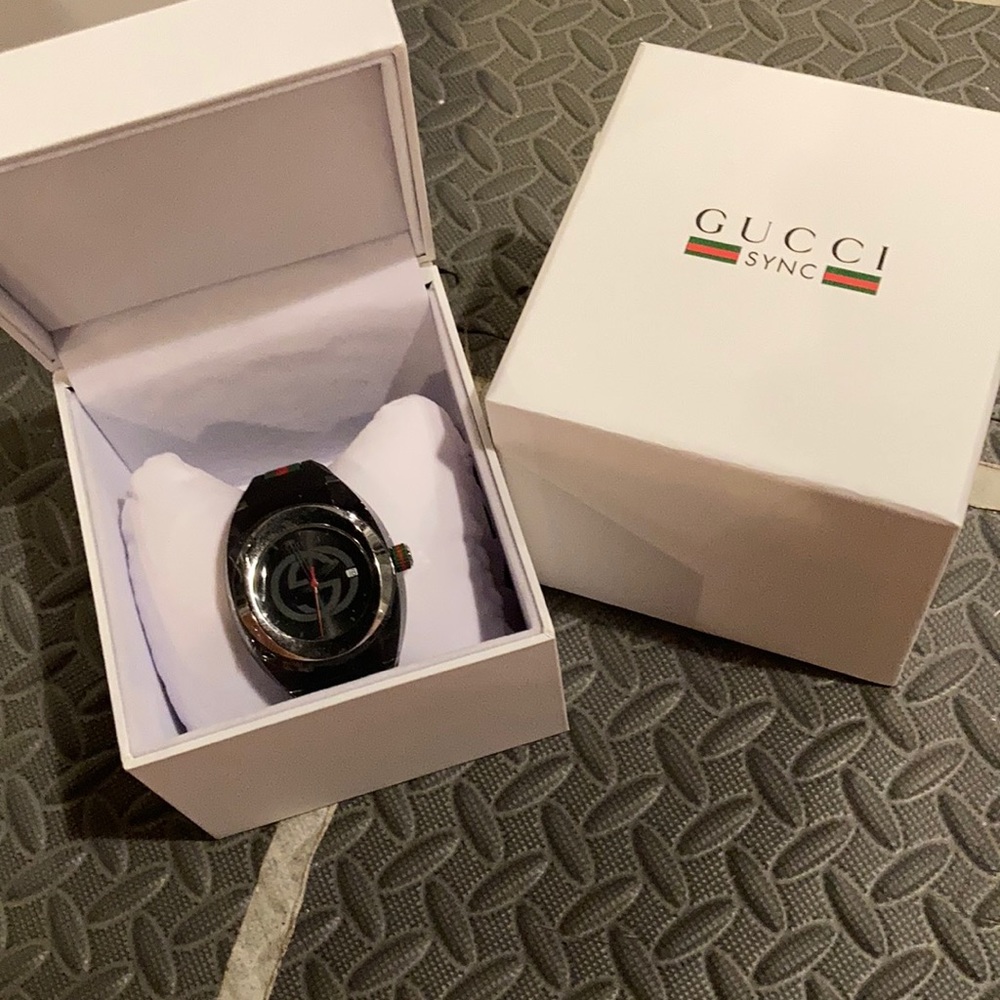 NWT Black Gucci Sync Unisex watch